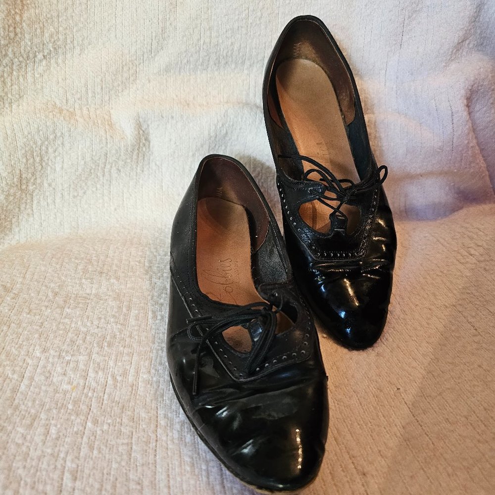 MUST GO Vintage 1980s Cobbies Loafers